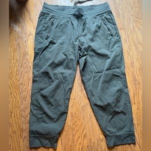 Athleta Trekkie North Jogger Size 18